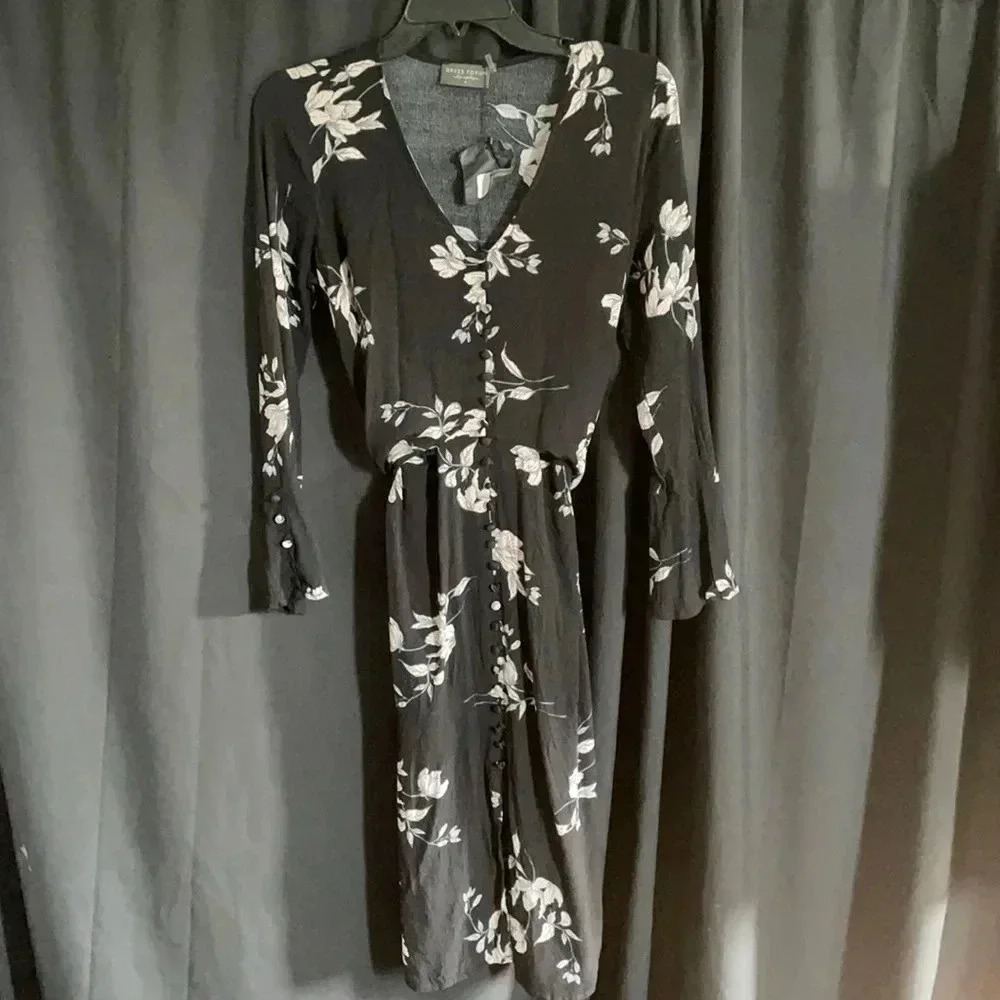 Black Long Sleeve Front Buttoned Dress‎